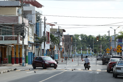 La policía trata de revisar las cámaras del sector para recabar indicios de este doble crimen.