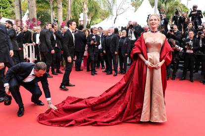 Uma Thurman a su llegada para la ceremonia de apertura de la edición 76 del festival de cine francés.