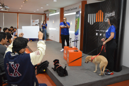 Acto. Una fundación lanza campaña sobre el abandono de mascotas.