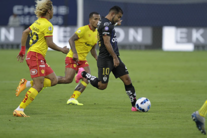 Los rayados lograron ganar en su estadio.