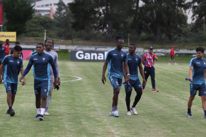 Madison Julio y Felix Borjan dan detalles de como es su vida dentro y fuera de las canchas, mientras en la escuadra militar hay optimismo por la victoria ante Barcelona.  Quito 02 de Junio de 2023 Agencia(ag-extra ag-expreso-ag-quito) Gustavo Guaman