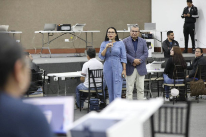 A la par, el Consejo Nacional Electoral está capacitando a los funcionarios electorales.