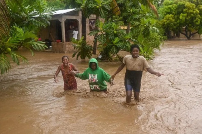 Miles de personas ha sido desplazadas por el temporal