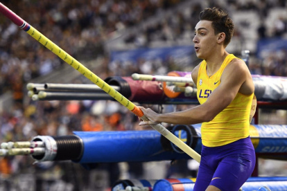 Armand Duplantis lidera el ranking mundial de salto con pértiga.