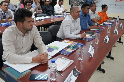Reunión. Gestión de Riesgos conversó con prefectos y alcaldes sobre el fenómeno de EL Niño.