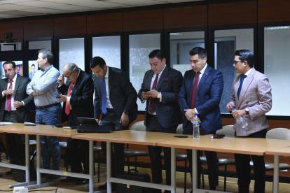 Diligencia. En la Corte Nacional se analizaron las medidas cautelares de los procesados en el caso Sinohydro. Asistieron sus abogados.