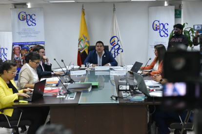 La propuesta de conformar una veeduría fue planteada por el consejero Augusto Verduga.