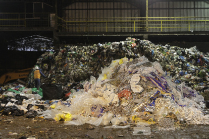 Acumulación. En las estaciones de transferencia se encontraron más de dos toneladas de basura sin procesar por cambio de autoridades.