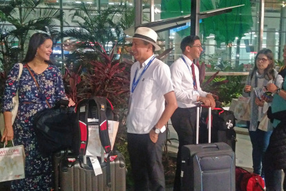 Turismo. Varios pasajeros que llegaron al aeropuerto José Joaquín de Olmedo, en la ciudad de Guayaquil.