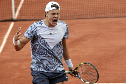 Holger Rune se impuso por 7-6 (3), 3-6, 6-4, 1-6 y 7-6 (7) a Cerúndolo en 4 horas.