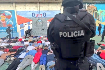 Revisión. Agentes de las unidades tácticas de la Policía hicieron una requisa y encontraron armas y drogas en la cárcel.