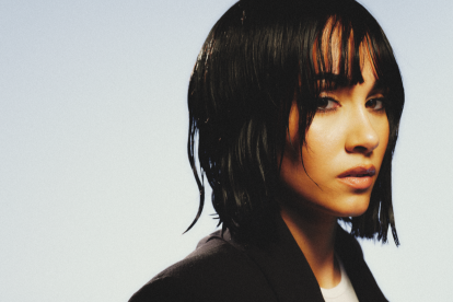 En el videoclip aparecen algunos personajes conocidos de la escena española.