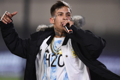 Acusaciones de amenazas y de tenencia ilegítima de arma de fuego, fueron presentadas en contra de L-Gante.