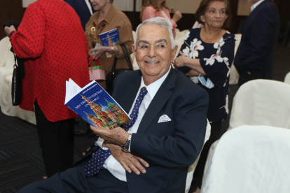 PRESENTACIÓN DE LIBRO DE JUAN CARLOS FAIDUTTI... FD: MIGUEL CANALES... 1-12-2022 JORGE GARCÍA.