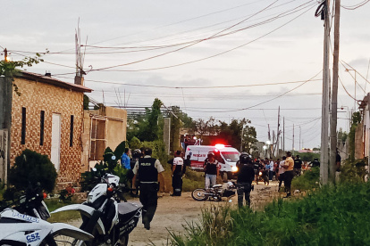 Sitio. El triple asesinato ocurrió en el barrio Nueva Jerusalén, en Salinas.