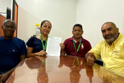 Shirma Cortes firmó la resolución con la que se posesiona en la alcaldía hasta mayo de 2027.