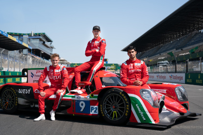 Juan Manuel Correa (d), acompañado del rumano Filip Ugran (c) y el holandés Bent Viscaal, corren con Prema.