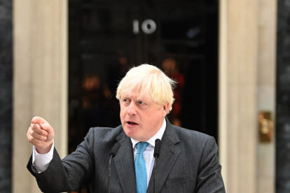 Renuncia como diputado del ex primer ministro británico Boris Johnson.
