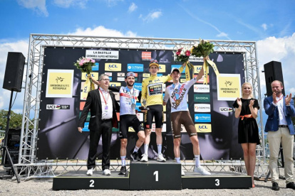 El ciclista Jonas Vingegaard coronado como monarca del Dauphiné.