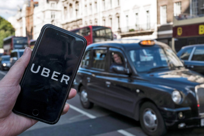 Vista de la aplicación de Uber en un teléfono móvil, en una fotografía de archivo.