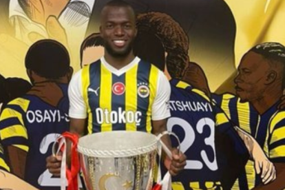 Enner Valencia alcanzó su primer título con el Fenerbahce de Turquía.