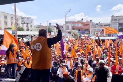 ID. El partido naranja tiene dos facciones, que buscan el control interno.