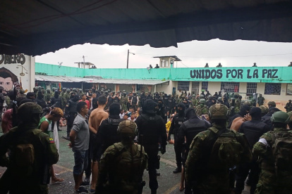 Intervención. Militares y policías participaron en una acción de control en la cárcel de Los Ríos.