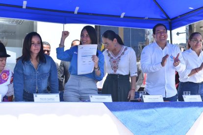 El binomio de la Revolución Ciudadana aceptó la candidatura ante el CNE.