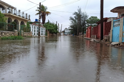 Un fuerte temporal azota a la isla de Cuban desde hace una semana.