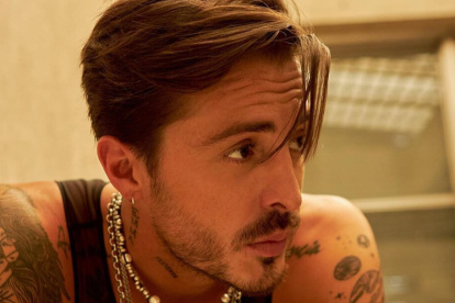 Llane suma actualmente más de 1 millón de oyentes mensuales en Spotify.