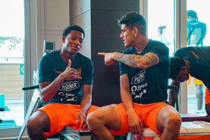 Gonzalo Plata (i) y Piero Hincapié (d) se preparan para los amistosos de la Tri