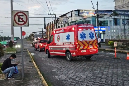 La ambulancia hizo una parada en el hospital regional Gustavo Domínguez de Santo Domingo de los Tsáchilas