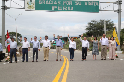 El objetivo del encuentro fue fortalecer la integración económica y  turística de ambas naciones,