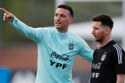 Foto del martes del delantero de Argentina Lionel Messi en una práctica con el DT 
Lionel Scaloni
Nov 9, 2021 
REUTERS/Agustin Marcarian