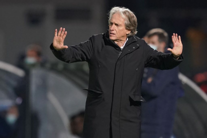 DIRECTOR TÉCNICO DE FÚTBOL