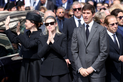 Elenora, Bárbara, Luigi, Paolo y Pier Silvio Berlusconi.