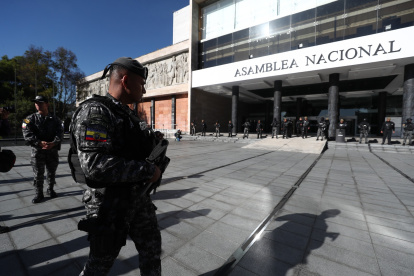 El 17 de junio se cumple un mes de la disolución de la Asamblea por decisión del presidente Guillermo Lasso. Permanece con resguardo policial y militar.