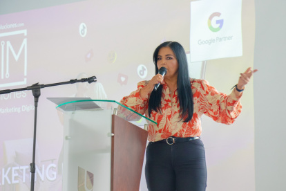 Patricia Hidalgo es académica, docente universitaria y experta en comunicación política.