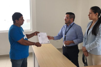 Entre los trabajadores de la delegación hicieron una colecta para cubrir el costo de una especie.