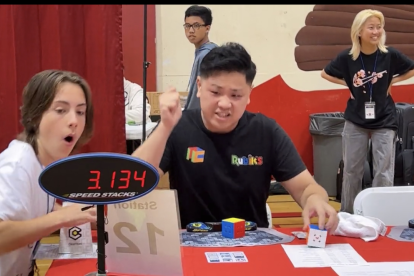 El momento en el que Max Park bate el récord de cubo de Rubik