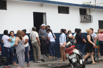 ALUMNO AMENAZA A COMPAÑEROS CON UN ARMA DE FUEGO EN INSTITUCIÓN EDUCATIVA DE LA FRAGATA ... FD: CARLOS KLINGER  ... 16-06-2023
