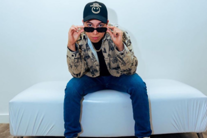 Aléx Vizuete, tras ganar el reconocimiento, hasta durmió con el premio, así lo publicó en sus redes sociales.