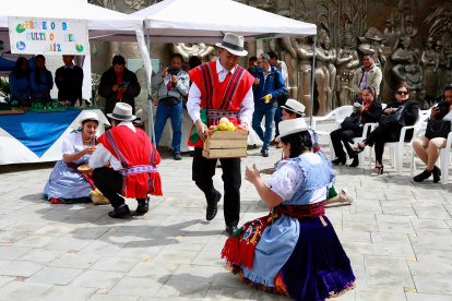 Actividad. Una representación de la fiesta tras el anuncio del programa.