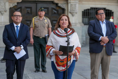 La presidenta de Perú Dina Boluarte, dice que no llmará a elecciones anticipadas y que están "cerradas"