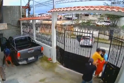 Secuestro. Cinco hombres irrumpieron en la casa de una pareja en Santo Domingo de los Tsáchilas.