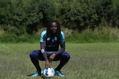 Juan Carlos Paredes empezó como delantero, pasó a extremo, lateral y ahora es volante en el Cumbayá, equipo del que es el capitán.