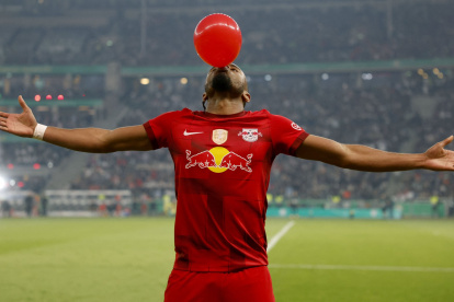 El mediocampista galo viene de jugar la Bundesliga con el RB Leipzig.