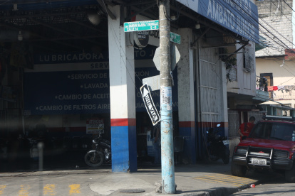 La señalética está a punto de caerse