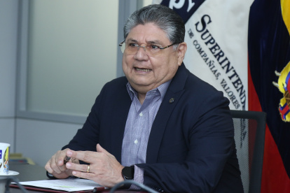 El superintendente cuenta detalles de su gestión, tras una año de labores.