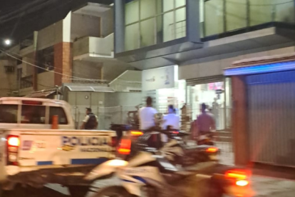 Al sitio llegaron policías para investigar el caso, ocurrido la noche del martes 20 de junio.